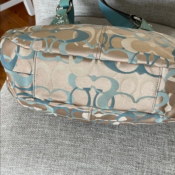 Coach Beige and Teal Shoulder Bag - Picture 4 of 7